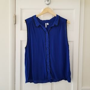 Fun sleeveless royal blue button down blouse